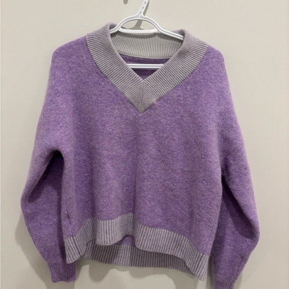 Lululemon Alpaca Wool-Blend V-Neck Sweater - Picture 2 of 4